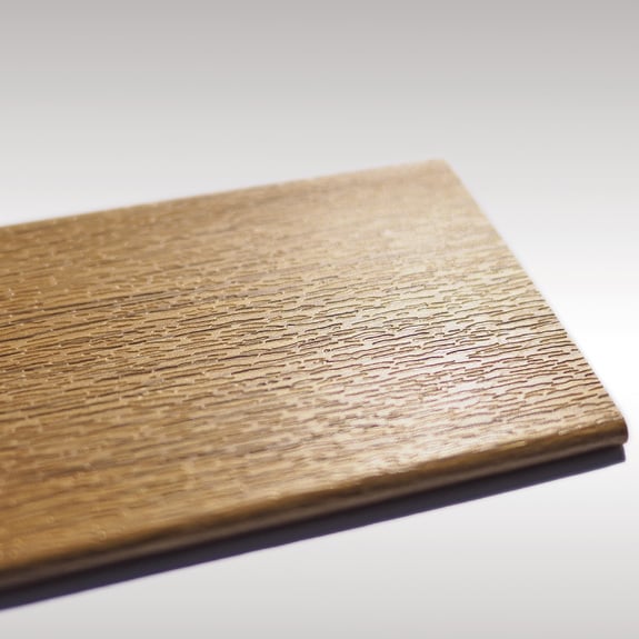 En Finstral, las superficies con aspecto de madera también estás siempre grabadas.