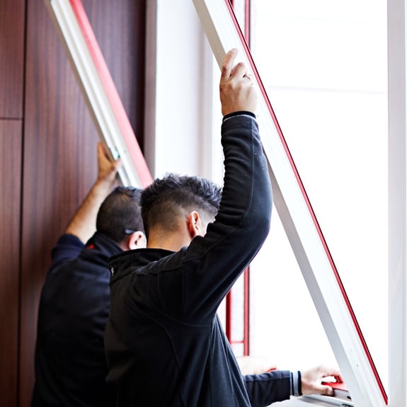 Sanierung alter Kunststoff- und Aluminium-Fenster.