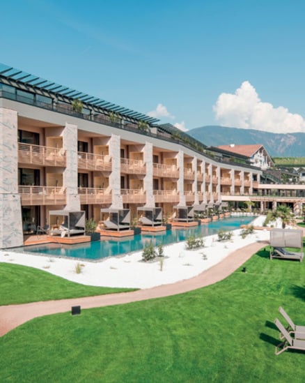 Hotel Weinegg in Girlan