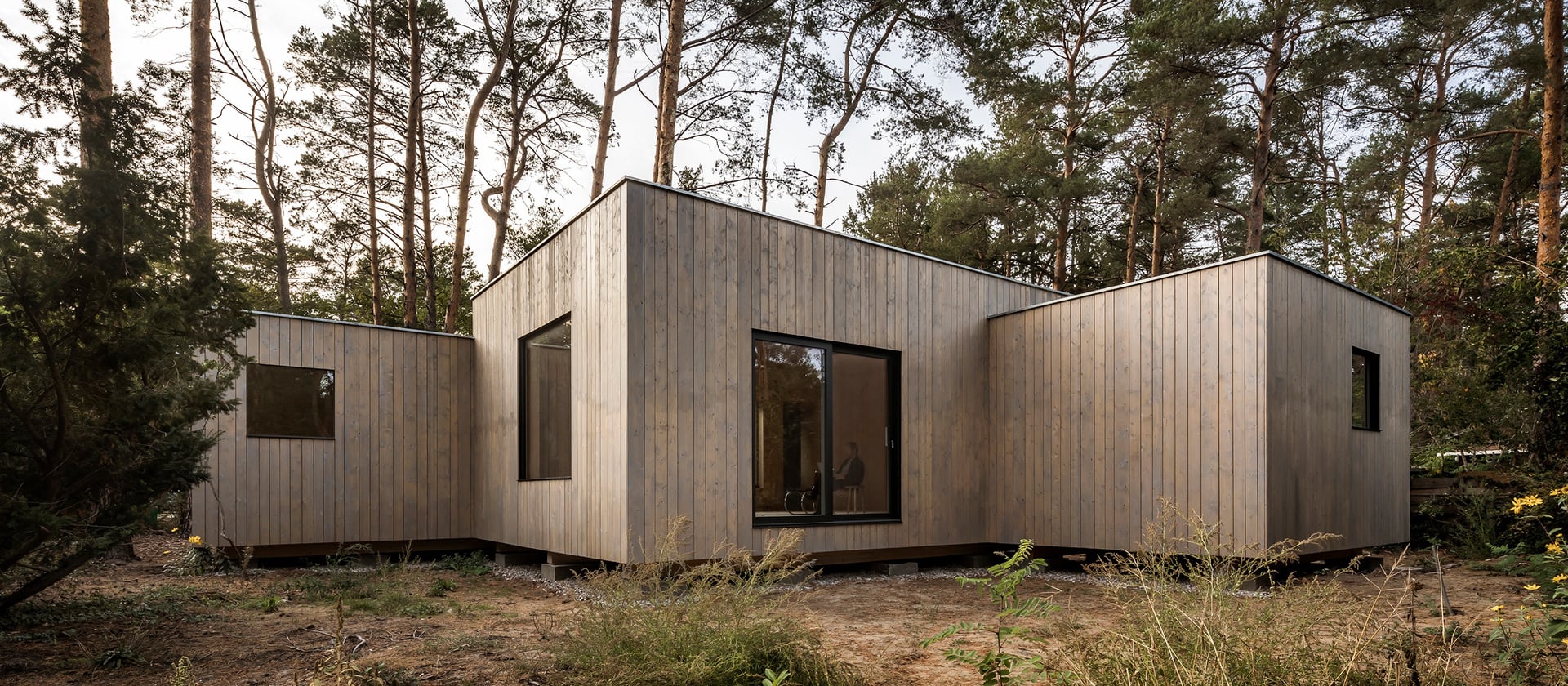 Casa in legno nel bosco