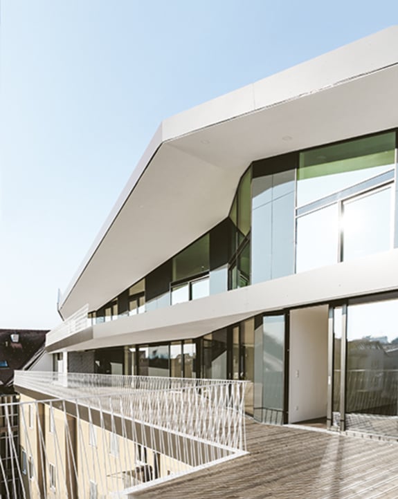 Preservato e sopraelevato.