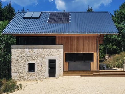 Huis in de bergen van de Vercors.