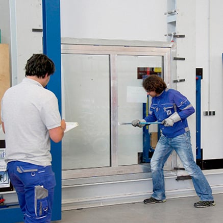 « Nous procédons comme un cambrioleur. »