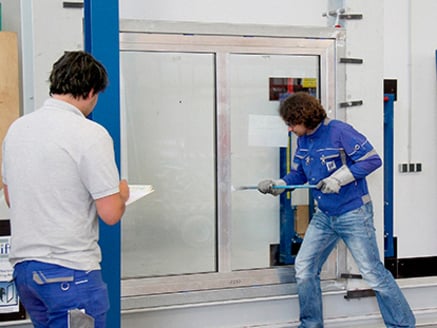 „Wir machen es wie die Einbrecher.”