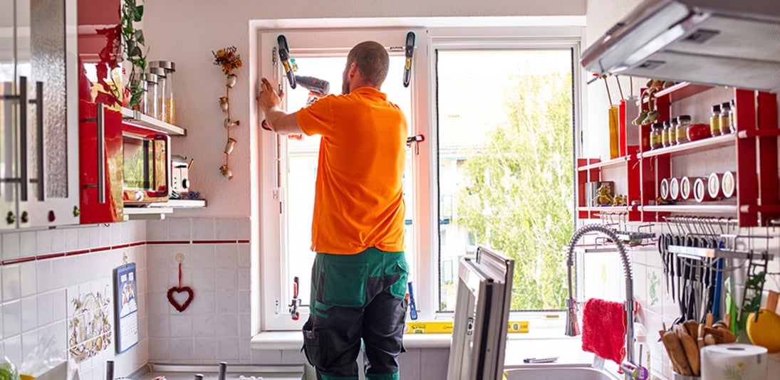 “In un batter d’occhio: la posa Finstral si fa così.”