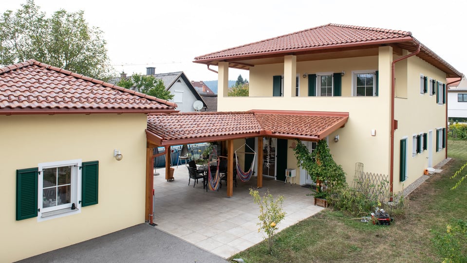 Encantadora construção nova em estilo toscano