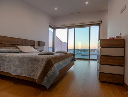 Vivienda entre medianeras antiguas