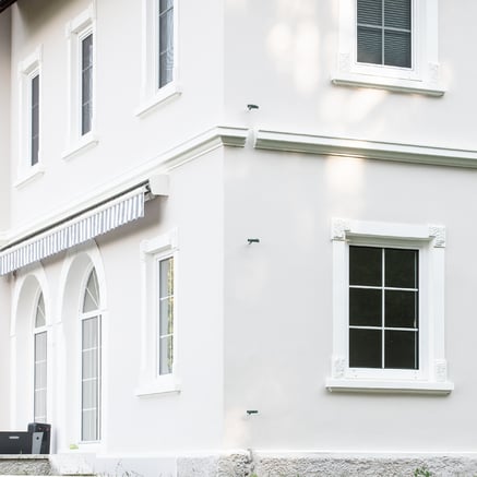 Renovación de ventanas en una villa de Carintia