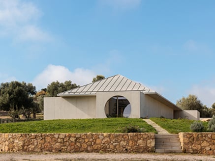 Stylish new-build near Palmela