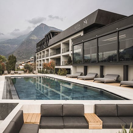 Nieuwbouw: Hotel in de buurt van het dorp Tirol