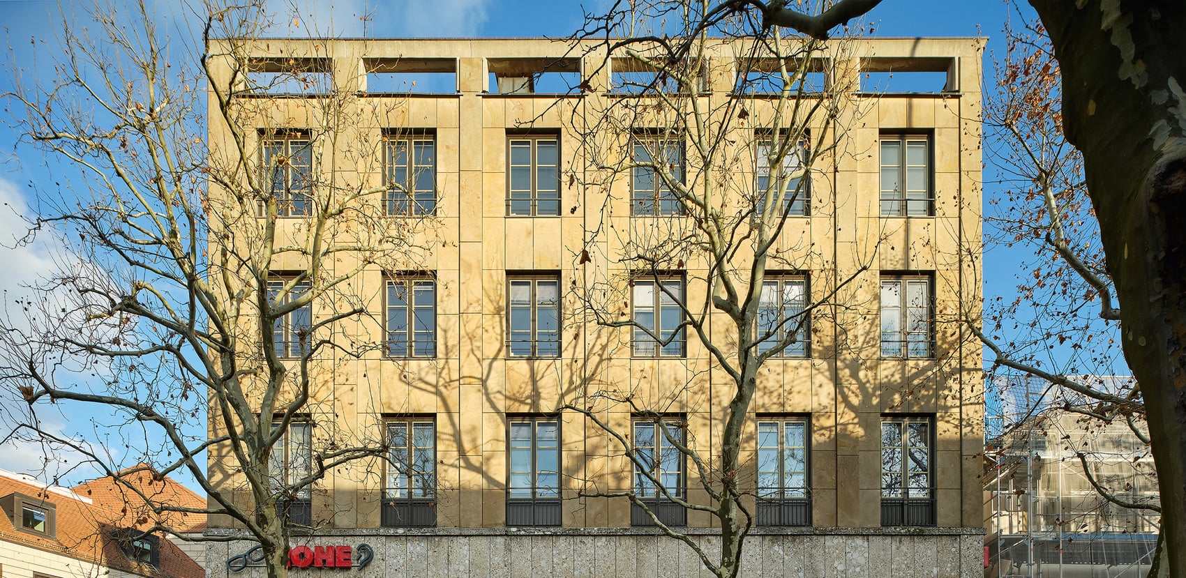 Smart window replacement with Finstral: modular and minimally invasive.